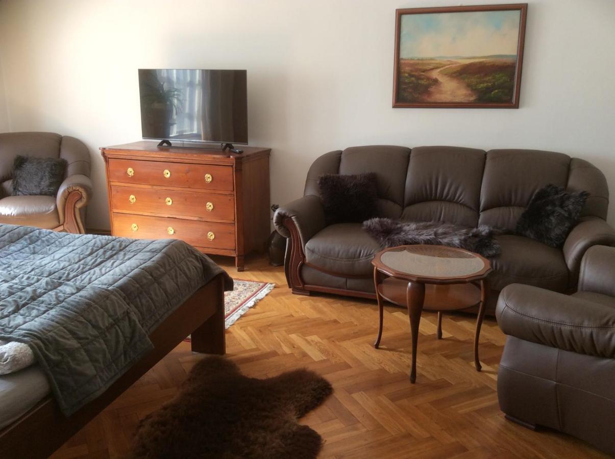 Apartments Dlouha 93 Cesky Krumlov Bagian luar foto