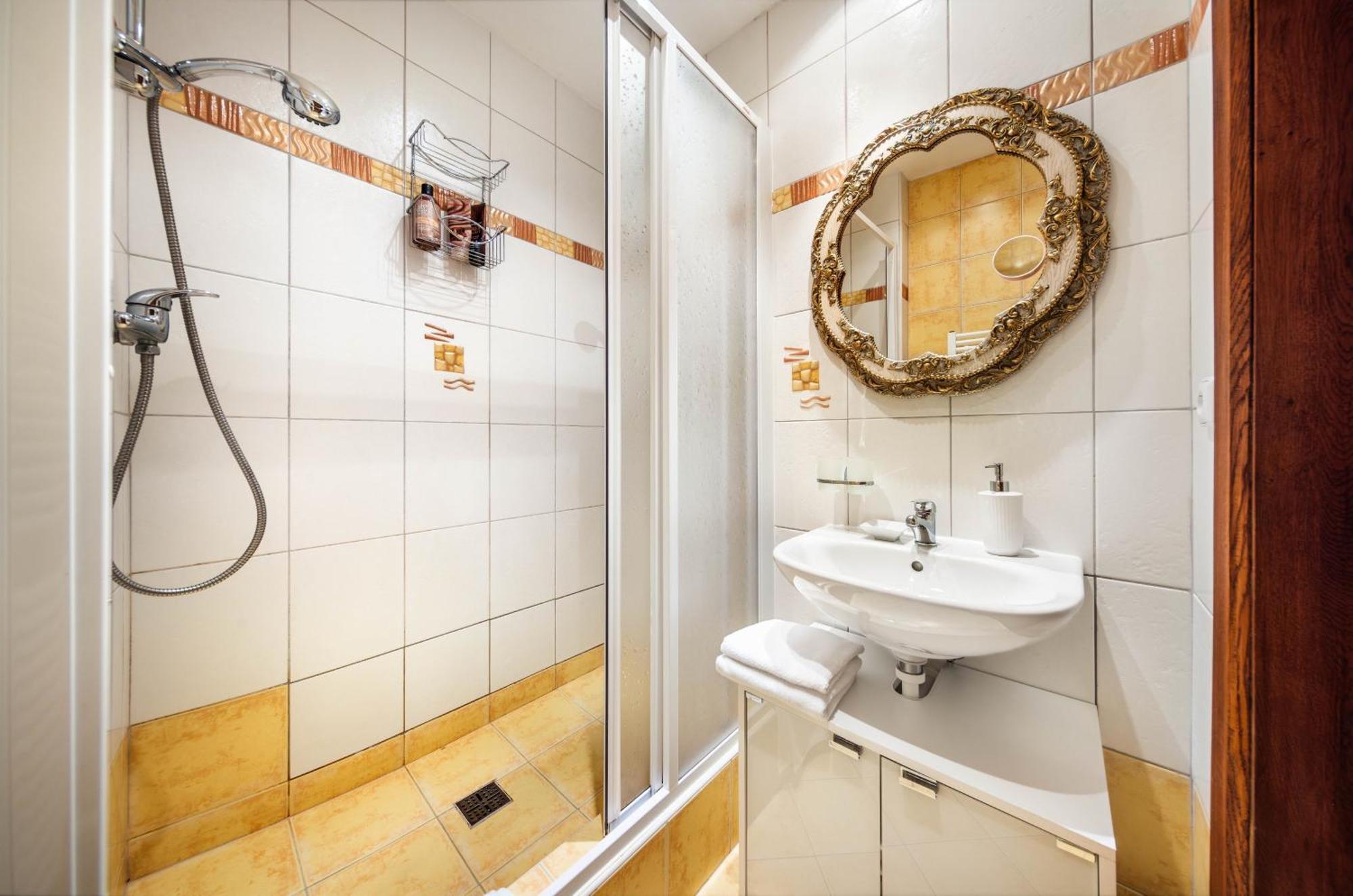 Apartments Dlouha 93 Cesky Krumlov Bagian luar foto